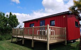 Camping Du Lac De Saujon