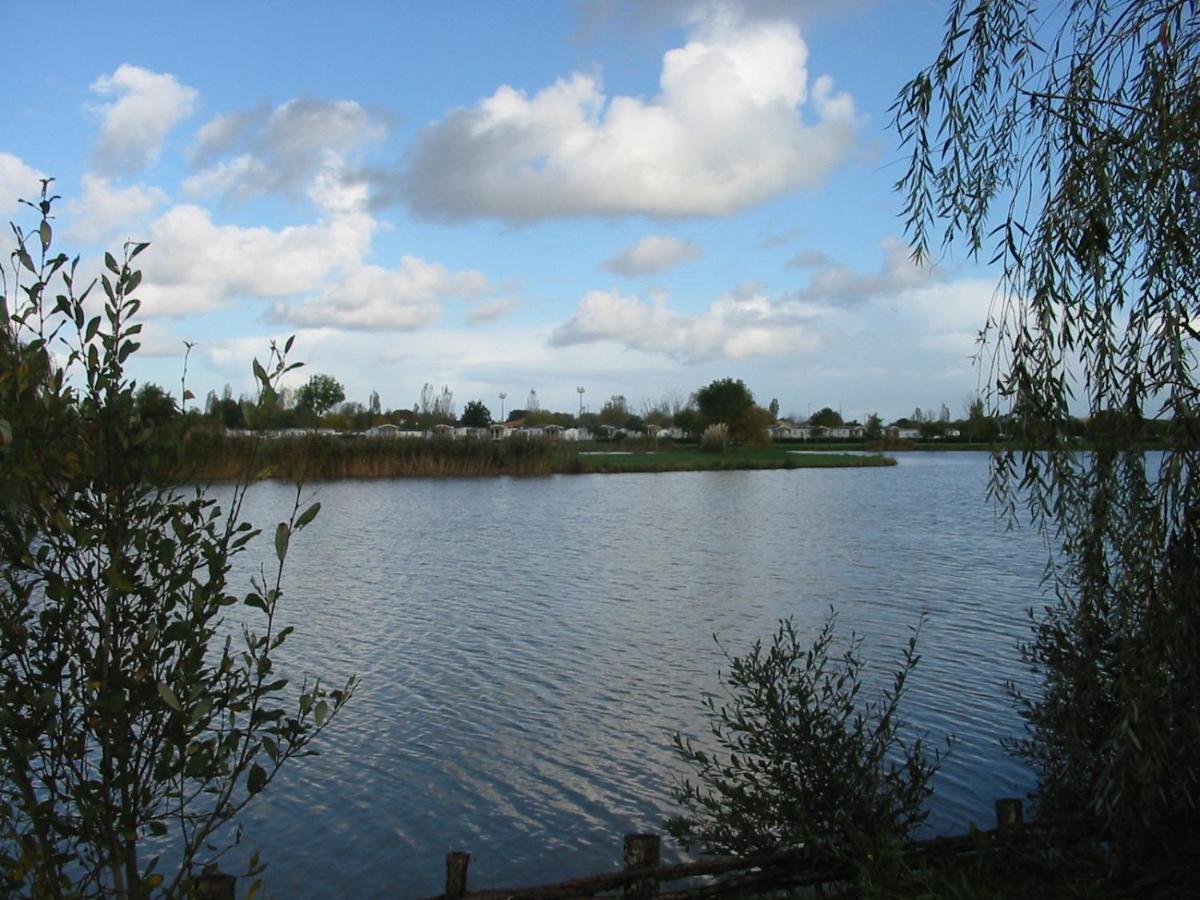 Camping Du Lac De Saujon Buitenkant foto